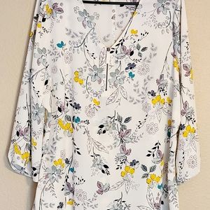 New Maurices Misses Cream Floral print top size 0X